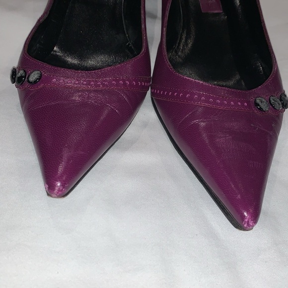 Marc Jacobs Purple Leather Pointed Toe w/Buttons Kitten  Heels Pumps - Picture 7 of 8